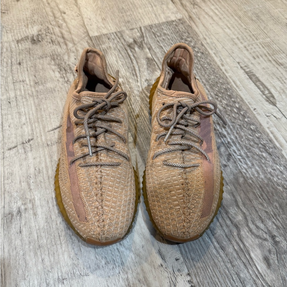 Yeezy Boost Style sneakers 8.5